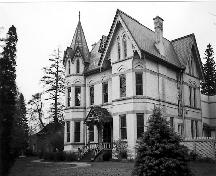 Photo taken from the front of the house.; Parks Canada/Parcs Canada, 2005