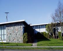 Exterior view of the Vancouver Island Regional Library; City of Nanaimo, Christine Meutzner, 2005