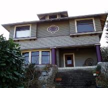 Exterior view of the Woodman Residence; City of Nanaimo, Christine Meutzner, 2005