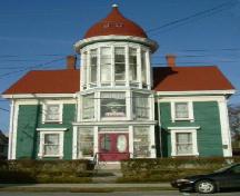 Front elevation of Senator John Lovitt House, Yarmouth, NS, 2006.; Heritage Division, NS Dept. of Tourism, Culture and Heritage, 2006