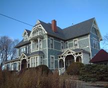 Side elevation, Chase House, Wolfville, NS, 2005.; Heritage Division, NS Dept. of Tourism, Culture and Heritage, 2005