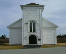 Front elevation of the Chebogue Meeting House, Rockville, Yarmouth County, NS, 2006.; Heritage Division, Dept. of Tourism, Culture & Heritage, 2006