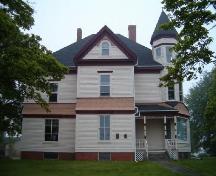 Front elevation, Samuel Crowell House, Yarmouth, 2004.; Heritage Division, NS Division of Tourism, Culture and Heritage, 2004.
