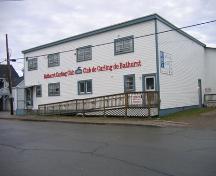Le club de curling de Bathurst a existé comme un club de sport de la ville de Bathurst depuis l'année 1883. Plusieurs athlètes d'importance qui ont fait avancer le sport de curling dans la région de Bathurst ont étés formés ici.; City of Bathurst