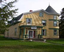 Mac O'Brien's House, front elevation, 2004.; City of Miramichi