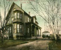 Le cottage après l'addition des baies en 1903; Phyllis Stopps