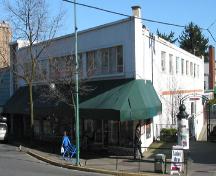 Exterior view of the Jean Burns Building, 2004; City of Nanaimo, Christine Meutzner, 2004