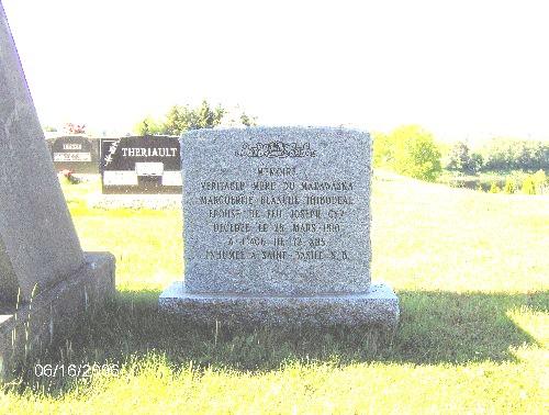 Tombstone dedicated to "Tante Blanche"