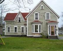 The front elevation of the Jacob Sweeny House, Yarmouth, NS; Heritage Division, NS Dept. of Tourism, Culture & Heritage, 2006