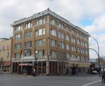 Exterior view of the Douglas Hotel, 2004.; City of Victoria, Steve Barber, 2004.