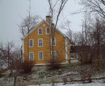 West side of Randall House, Wolfville, NS, 2005.; Heritage Division, NS Dept. of Tourism, Culture and Heritage, 2005.