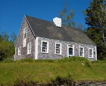 Front and south-east side of The Esker, Sable River, NS, 2004.; Heritage Division, NS. Dept. of Tourism, Culture and Heritage, 2004.