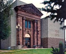 La façade de l'hôtel de ville de 1916 - aujourd'hui, elle sert comme l'entrée du Musée de Moncton - 2005; Moncton Museum