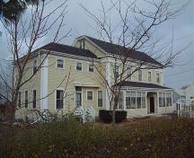 side elevation, Brown House, Wolfville, NS, 2006; Heritage Division, NS Dept. of Tourism, Culture and Heritage, 2006