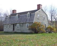 Front and east elevation, Jeremiah Calkin House, Grand Pre, NS, 2006.; Heritage Division, NS Dept. of Tourism, Culture and Heritage, 2006.