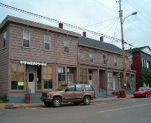 Front elevation, Manning Block, Parrsboro, NS, 2005.; Heritage Division, NS Dept. of Tourism, Culture and Heritage, 2005.