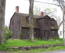 de Gannes-Cosby house profile, Annapolis Royal, Nova Scotia; Heritage Division, NS Dept. of Tourism, Culture and Heritage, 2007.