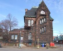South elevation, Old Amherst Post Office, Amherst, Nova Scotia, 2006.

; Heritage Division, NS Dept. of Tourism, Culture and Heritage, 2006.