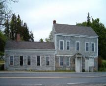 Front elevation, Sargent-Homer-Nodwell House, Barrington, Nova Scotia, 2004.; Heritage Division, NS Dept. of Tourism, Culture and Heritage, 2004.