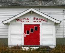 Porch door detail of Boyne School, Carman area, 2005; Historic Resources Branch, Manitoba Culture, Heritage and Tourism, 2005