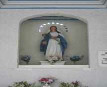 View of statue of the Virgin Mary in La Chapelle de Notre-Dame-du-Bons-Secours, Winnipeg, 2005.; Historic Resources Branch, Manitoba Culture, Heritage & Tourism 2005