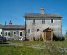 South elevation, Putnam-Frieze House, Maitland, Nova Scotia, 2004.
; Heritage Division, NS Dept. of Tourism, Culture and Heritage, 2004.