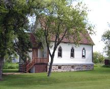Façade principale - du sud-ouest de l'Église anglicane St. George's, Holmfield, 2005; Historic Resources Branch, Manitoba Culture, Heritage and Tourism 2005