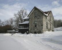 Vue du profil sud-ouest de la Maison McKay, Minnedosa, 2005; Historic Resources Branch, Manitoba Culture, Heritage and Tourism, 2005