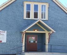 Front entrance, Heritage Hall, Shelburne, Nova Scotia, 2007.
; Heritage Division, NS Dept. of Tourism, Culture and Heritage, 2007.