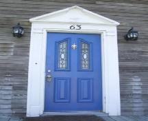 Front entrance, Elisha Calkin House, Liverpool, Nova Scotia, 2007.
; Heritage Division, NS Dept. of Tourism, Culture and Heritage, 2007.