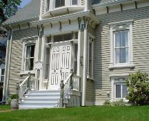 Charles Smith House, Old Town Lunenburg, front entrance detail, 2004; Heritage Division, NS Dept. of Tourism, Culture and Heritge