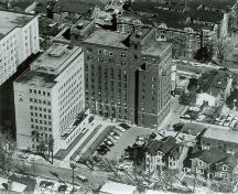 Aerial view of the Women's College Hospital, showing wings identified  as "A", built in 1956, and "B", in 1935.; Women's College Hospital Archives/ Archives du Women's College Hospital.