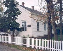 Exterior view of Dodd House, 2004; District of Saanich, 2004