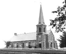 Image de l'église catholique St. Patrick's, prise vers la fin des années 1890 avant les rajouts.; Provincial Archives of New Brunswick - P6-47
