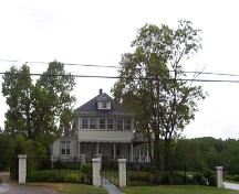 La résidence William R. MacKinnon , le côté sud, 2007.; Village of Doaktown