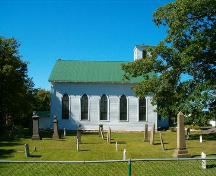 South elevation and cemetery, St. Matthew's Presbyterian Church, Wallace, Nova Scotia, 2005.; Heritage Division, NS Dept. of Tourism, Culture and Heritage, 2005.