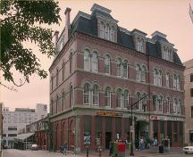 Corner view of the Saint John City Market, showing the prominent downtown location at the northwestern corner of King Square, 1987.; Parks Canada Agency/ Agence Parcs Canada, 1987.