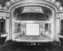 Vue de l'intérieur de l'auditorium du théâtre Capitole, 1903.; Fonds Chênevert, Laval University/ Fonds Chênevert, Université Laval, 1903.