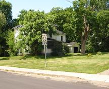Vue de la maison Donaho montrant l'entrée principale.; Carleton County Historical Society