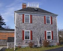Side elevation, Phyllisa Mundell House, Barrington, NS, 2007.; Department of Tourism, Culture and Heritage, Province of Nova Scotia 2007