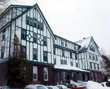 Exterior photo, main facade in winter, Glynmill Inn, Corner Brook, 2004.; HFNL 2008