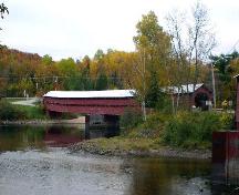 Ponts de Ferme-Rouge - Pont Est; Ministère de la Culture, des Communications et de la Condition féminine, Marie-Claude Côté, 2004
