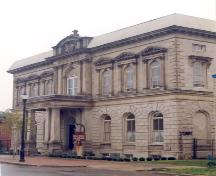 General view of the Former Hamilton Customs House National Historic Site of Canada, showing the main façade, 1998.; Parks Canada Agency/Agence Parcs Canada, HRS 0918, 1998.