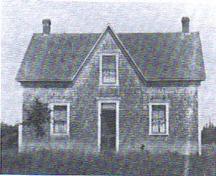 La façade avant de la propriété familiale Gorman, ensuite la ferme Fertiloam (Connell), avant les modifications vers 1900.; Werstiuk