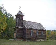 Façades principales - du sud-ouest de l'église unie ukrainienne Sts. Peter and Paul, région d'Inglis, 2006; Historic Resources Branch, Manitoba Culture, Heritage and Tourism, 2006