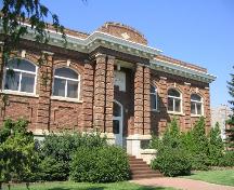 Close-up View of Front Façade, 2004.; Government of Saskatchewan, Jennifer Bisson, 2004.