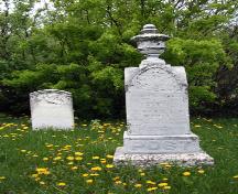 Site view, from the east, of some of the grave markers in Green Ridge Cemetery, Dominion City area, 2006; Historic Resources Branch, Manitoba Culture, Heritage, Tourism and Sport, 2006