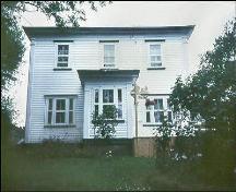 The front facade view of the Abram Richards Property, Bareneed.; Heritage Foundation of Newfoundland and Labrador, 2004