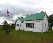 Façade nord-est de l'école Spurgrave, Carrick, 2004; Historic Resources Branch, Manitoba Culture, Heritage, Tourism and Sport, 2004