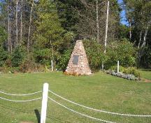 Showing context of cairn in cemetery; Province of PEI, Charlotte Stewart, 2007